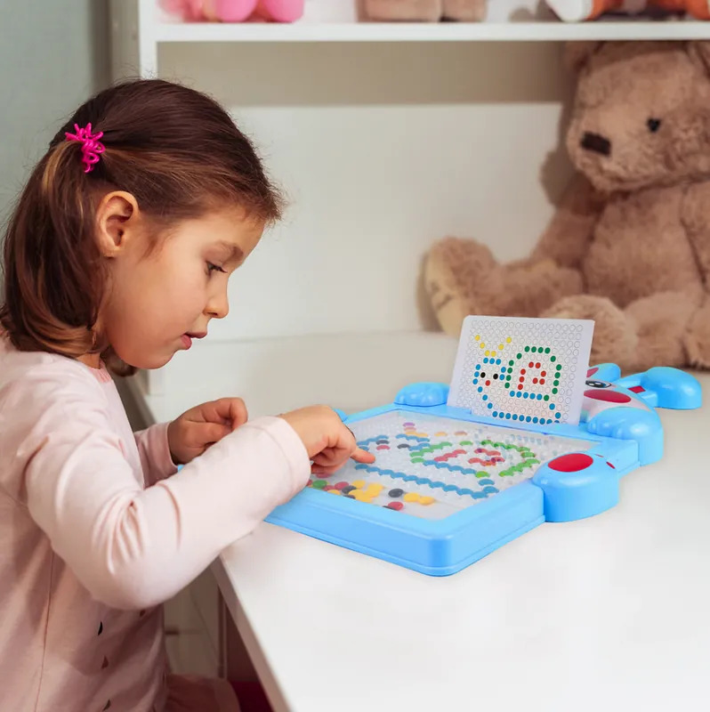 Recomandare - Tablă magnetică educațională pentru copii cu margele și șabloane