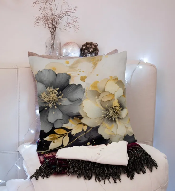 Față de pernă elegantă cu model floral în nuanțe de gri - Produs apreciat